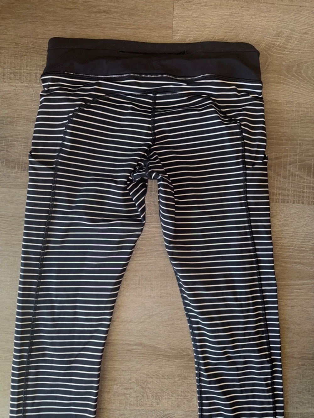 Lululemon Runday Crop Leggings - Parallel Stripe Black/White - Size 8 - Picture 10 of 12
